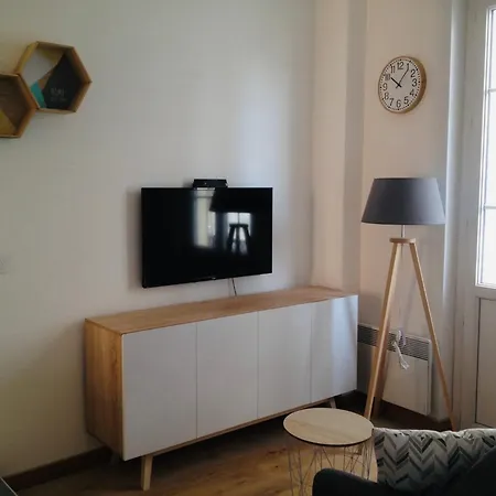 Bel Appartement, Balcon, 15 Minutes Du Centre Apartment *